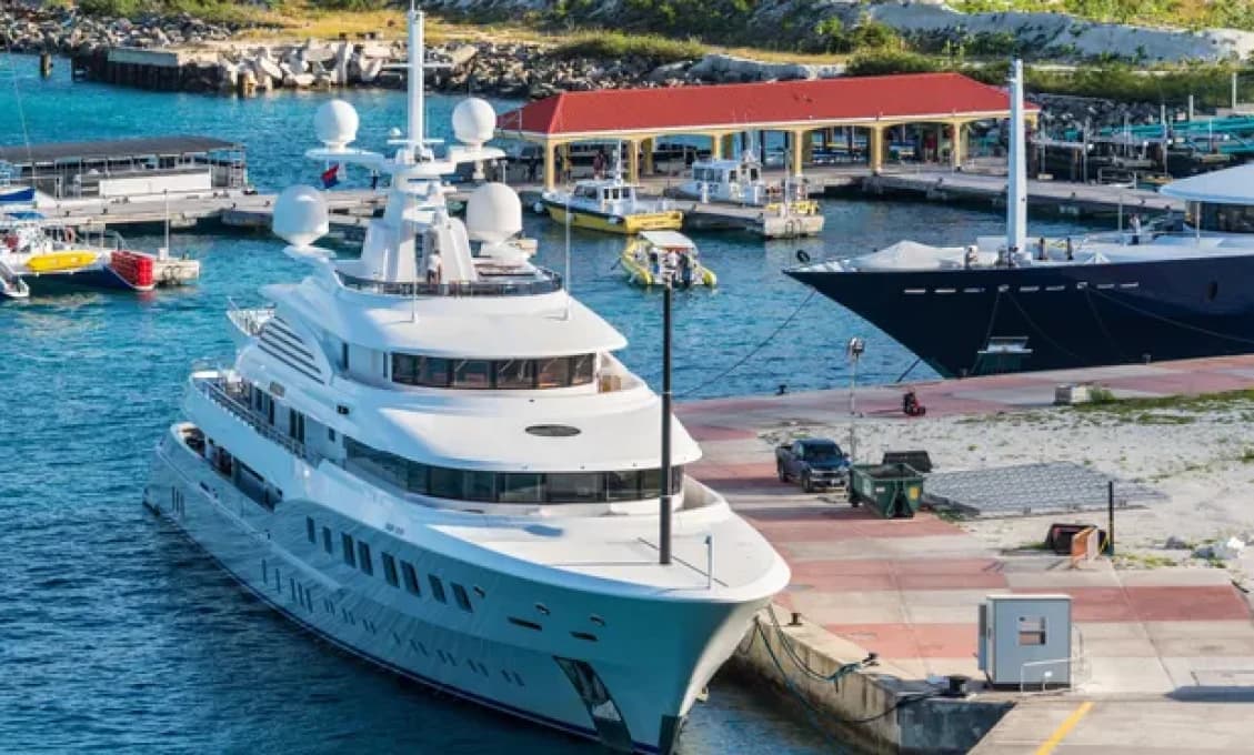 Gibraltár sa pripravuje na prvú dražbu zadržanej superjachty ruského oligarchu