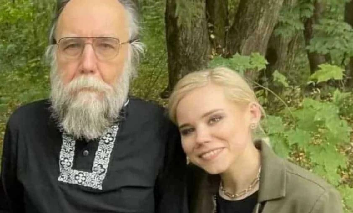 Putin nazýva vraždu Darye Duginovej "odporným, krutým zločinom"