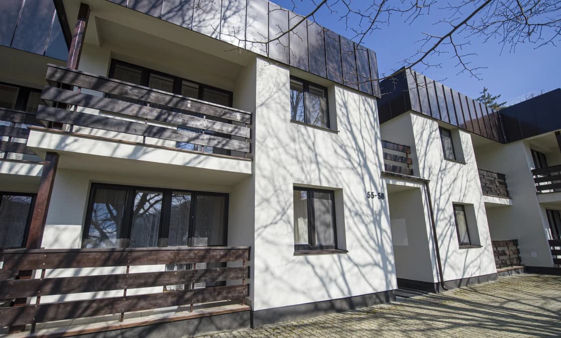 Opravia ÚZ Kancelárie NR SR Častá-Papiernička. Závratné sumy na opravu