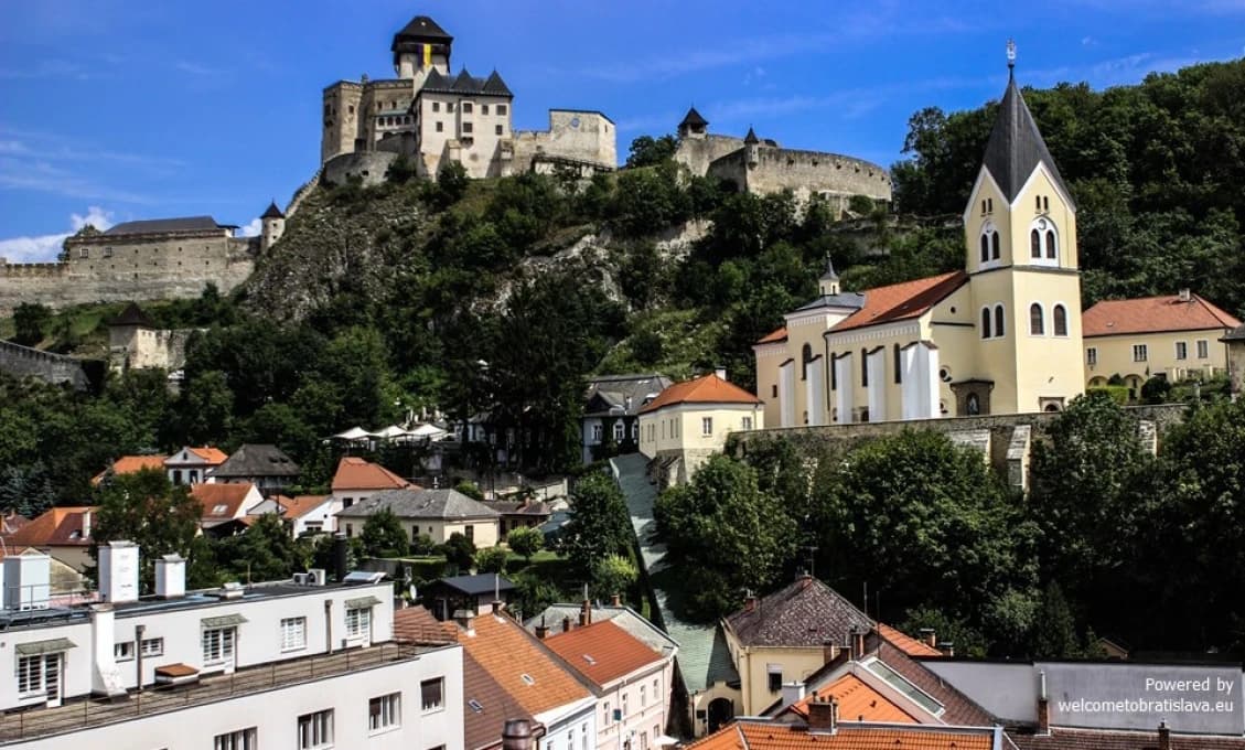 Trenčianska radnica dá opraviť sochu Holubice od Jozefa Fizela