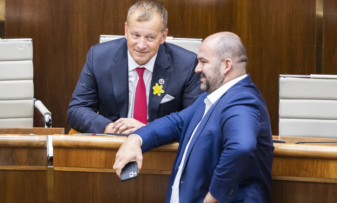 Schôdzu NR SR prerušili. Kollár za tým vidí útok