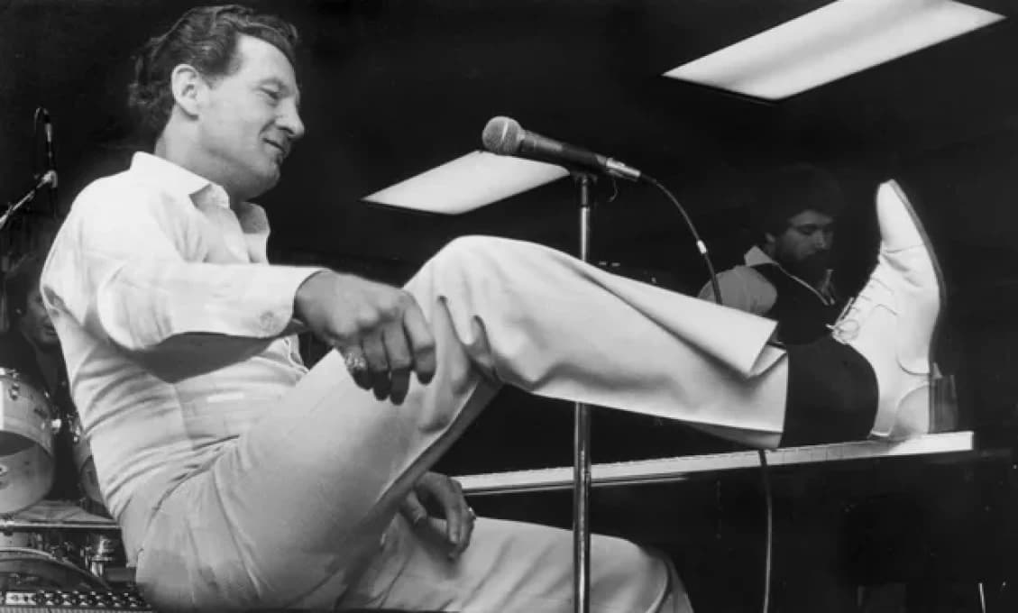 Zomrela notoricky známa rock'n'rollová hviezda, večný rebel Jerry Lee Lewis (FOTO)