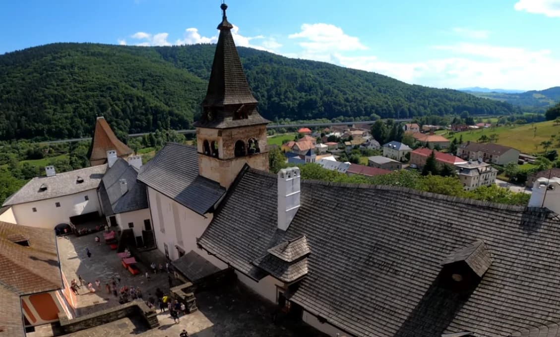 Jedným z najdesivejších miest v Európe je Oravský hrad. Podľa legendy ho postavil sám Diabol (FOTO)