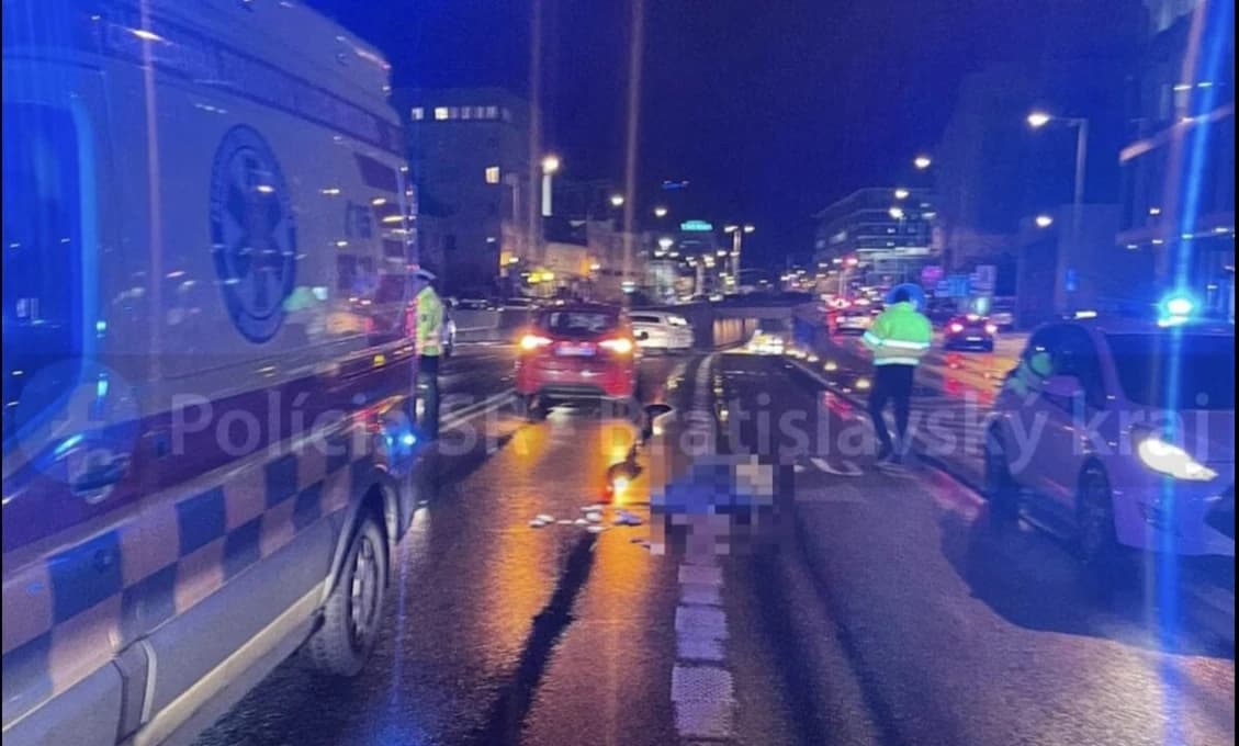 AKTUÁLNE SMRTEĽNÁ NEHODA len pár metrov od zastávky Zochova