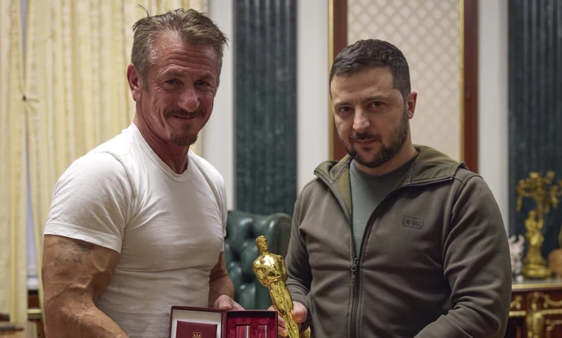 Sean Penn daroval svojho Oscara Zelenskému. Zaslúži si toto významné ocenenie?