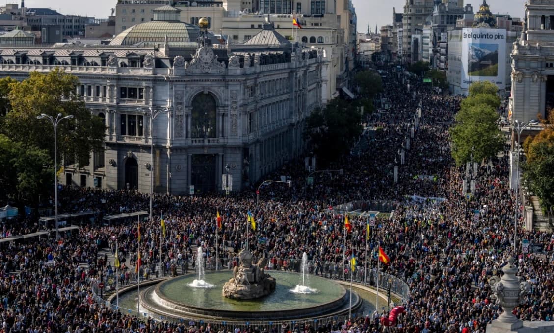 Situácia v zdravotníctve je katastrofálna aj v Madride. Státisíce demonštrantov v uliciach