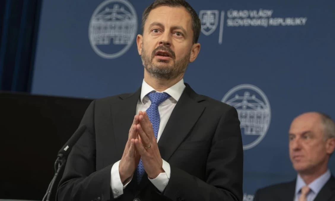 Heger po tom, čo s Naďom zlikvidovali armádu a protivzdušnú obranu: „Slovensko je chránené ako nikdy predtým!“ Pánboh nás OCHRAŇUJ!