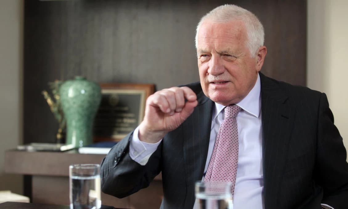 KLAUS k 17. novembru: Svet je podriadený MENŠINÁM. Vládnu vyvolení „HERCI“