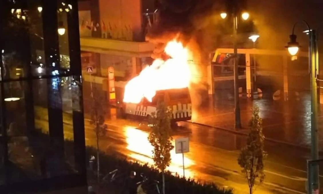 DESIVÝ pohľad: V Prešove sa vznietil autobus plný ľudí!