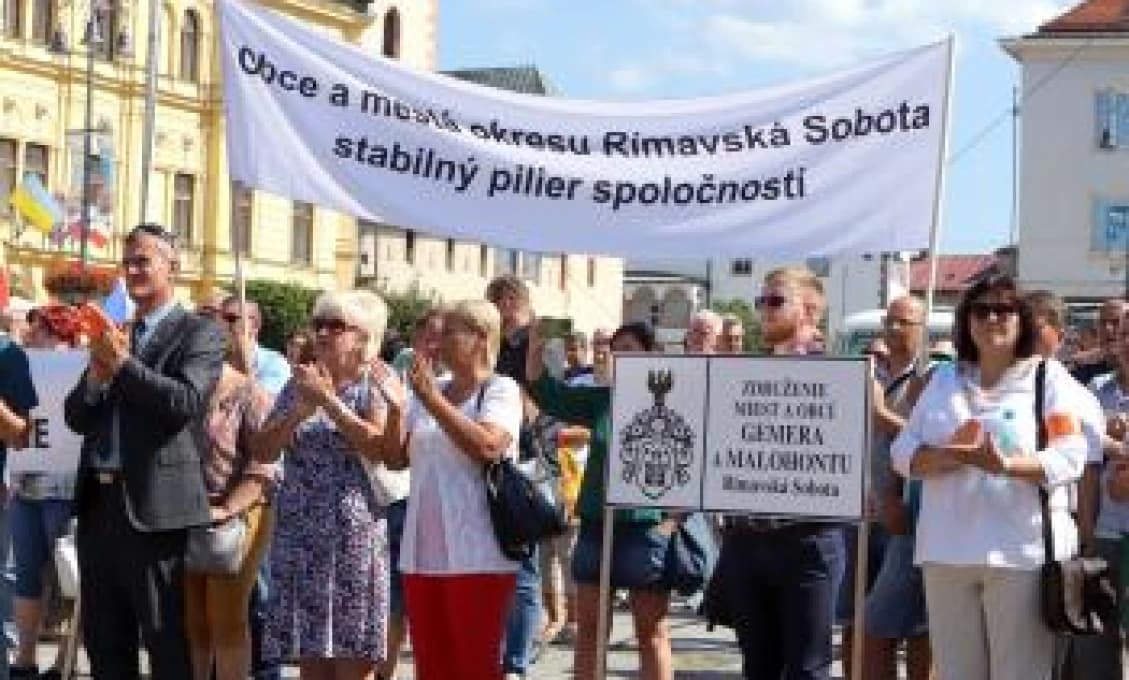 Samosprávy BIJÚ NA POPLACH: Sme v TOTÁLNEJ KRÍZE! TOTO je pomoc rodinám?