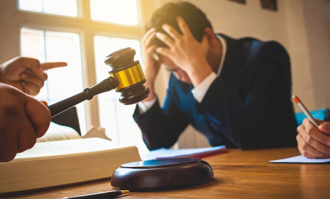 Každý občan v exekúcii sa môže obrátiť na bezplatnú poradňu komory