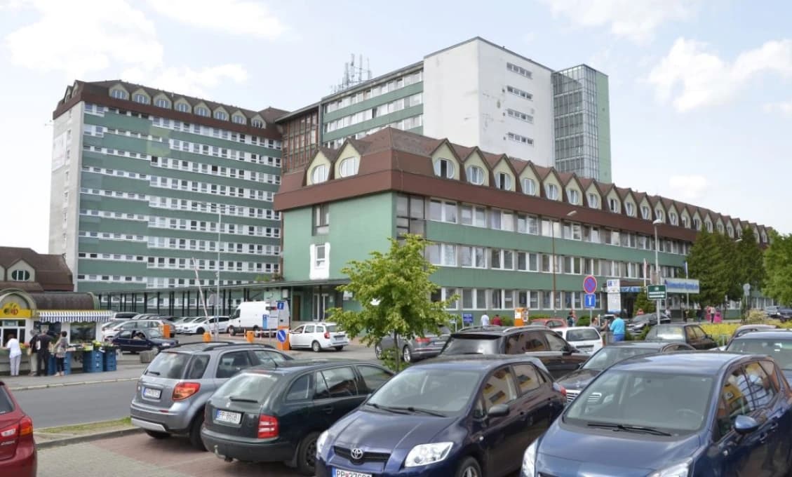 V popradskej nemocnici platí zákaz návštev aj na geriatrickom oddelení