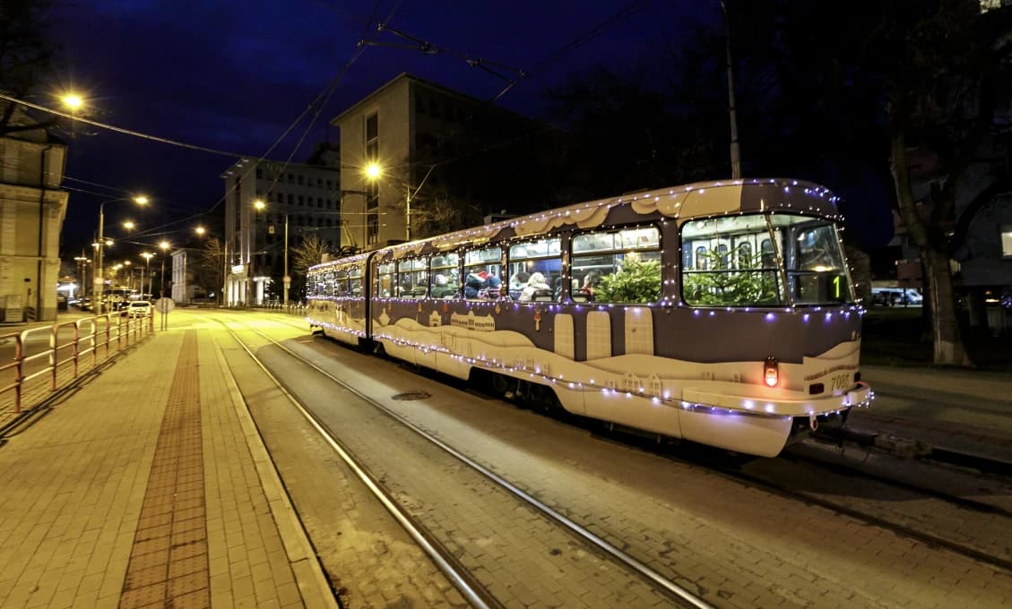 V centre Bratislavy budú od nedele jazdiť dve vianočné električky