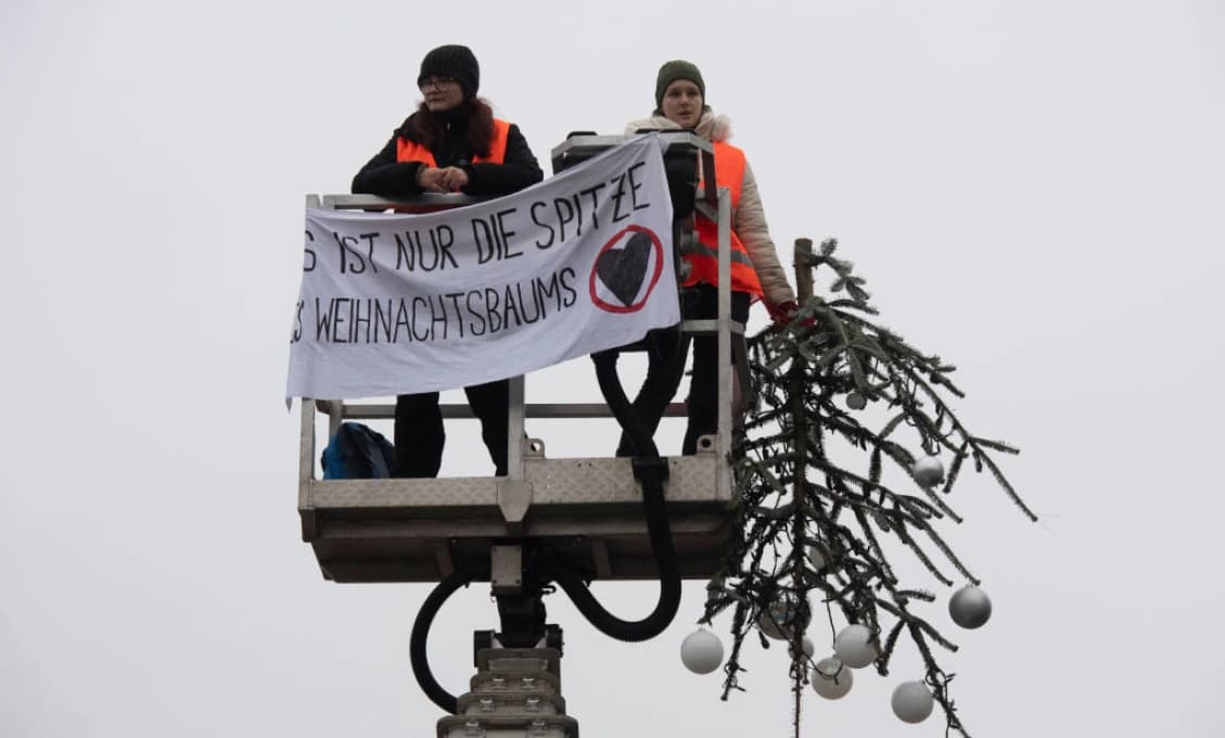 NEUVERÍTE! Klimatickí aktivisti opäť vyčíňali