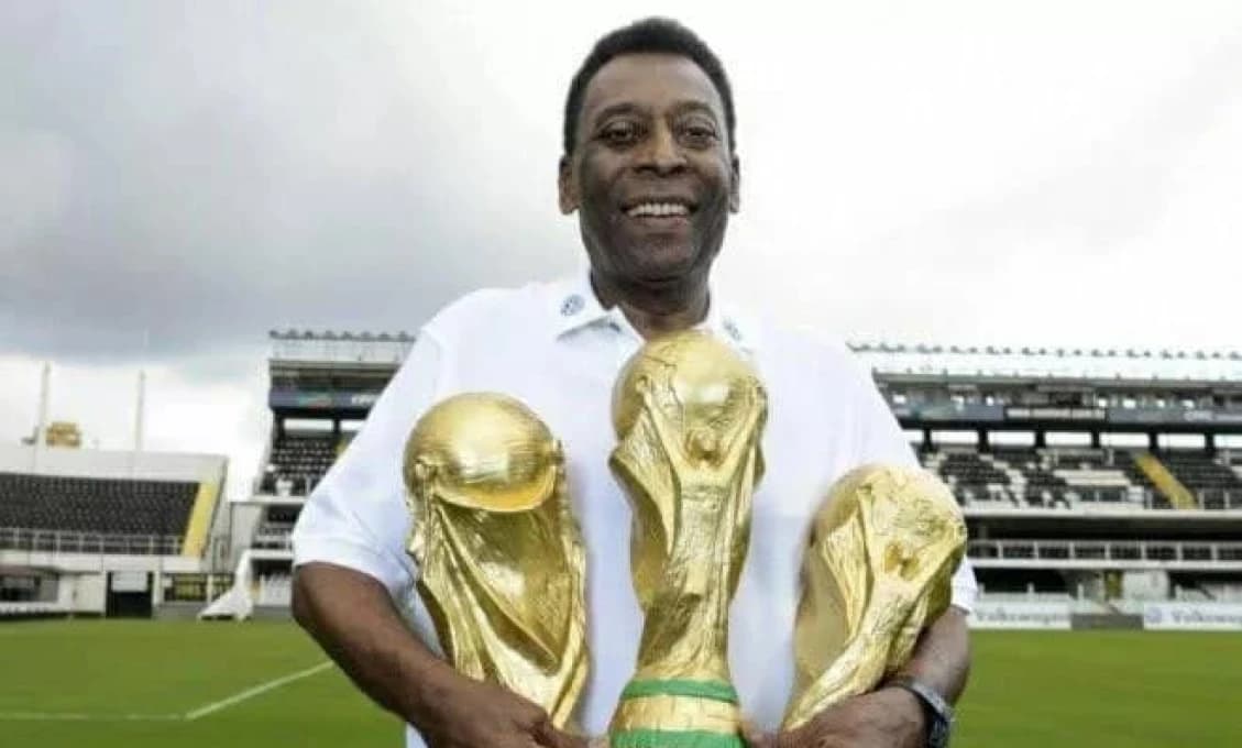 MIMORIADNA SPRÁVA! Zomrel legendárny brazílsky futbalista Pelé