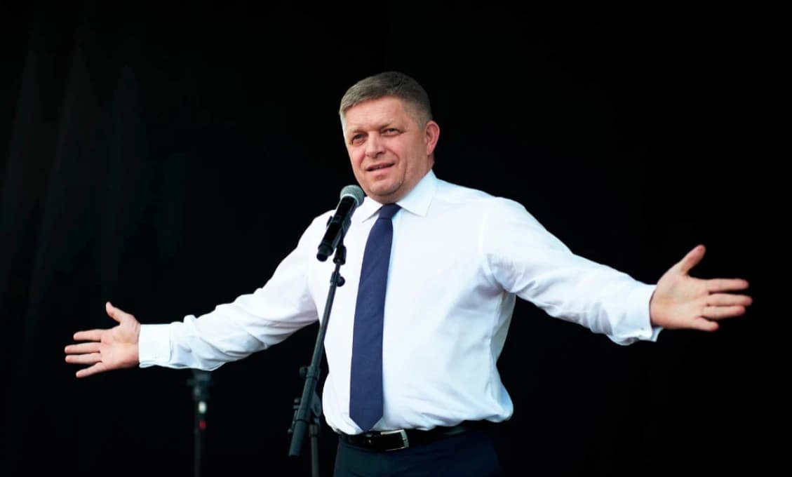 FOTO: Ficovi sa pošmykol jazyk a povedal "heterexuál". Internet VYBUCHOL a farbu priznal aj Šoltéz