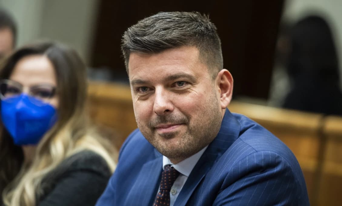AKTUALIZOVANÉ: Generálny prokurátor zrušil podľa paragrafu 363 stíhanie poslanca Borguľu