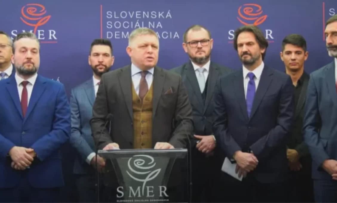 Fico si s políciou vymieňa odkazy: Venujte sa kalamite a nie OBHAJOBE ZLOČINCOV!