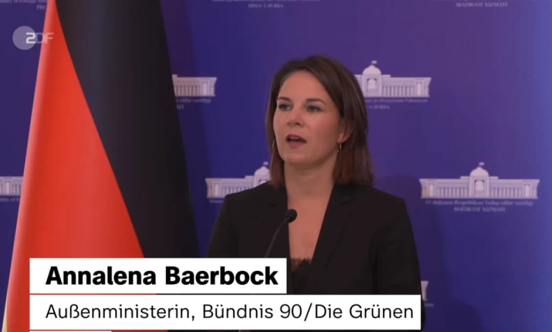 Vojnychtivá ministerka sa kajá