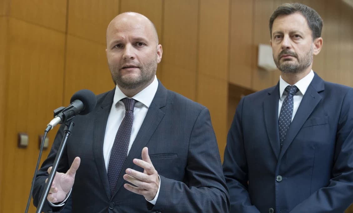 Byť poslancom, navrhnem Hegera darovať Ukrajine