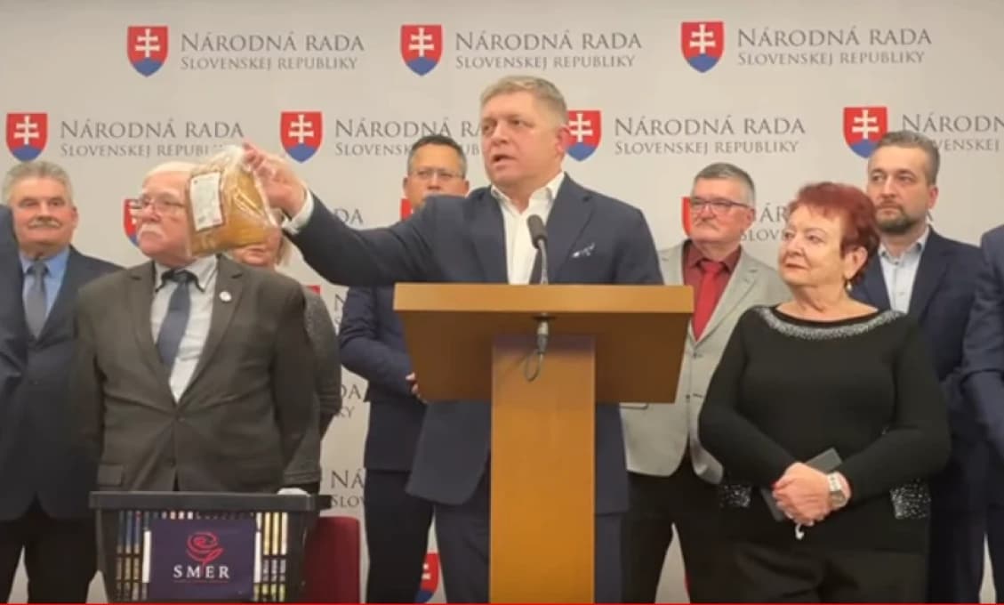 Fico: Hyenizmus! Stíhačky áno, na dôchodky nie! Drsný odkaz pre Hegera