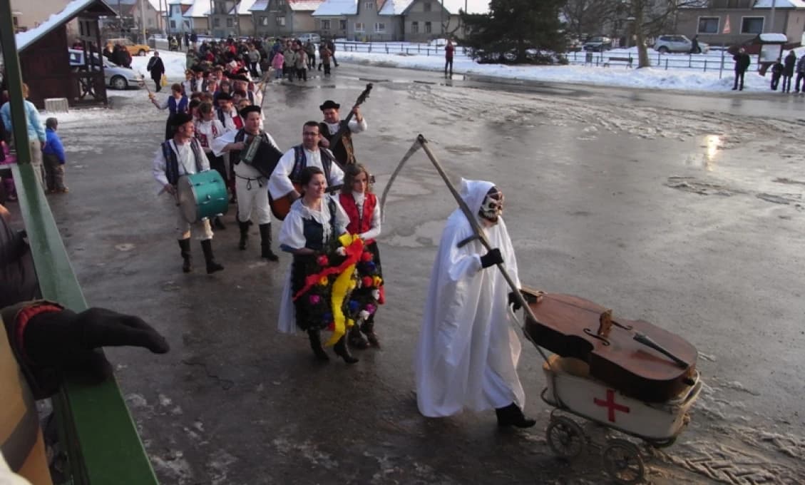 Kresťania na celom svete sa od zajtra pripravujú na Veľkú noc (GALÉRIA)