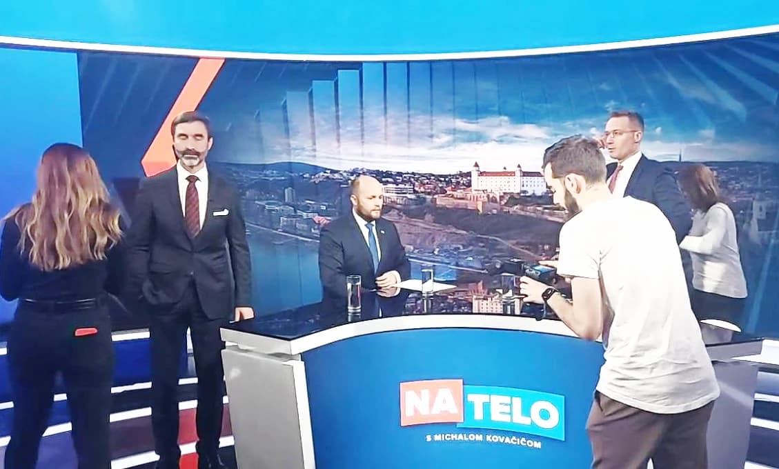 Slovensko naše strediskové - už zas propaganda "nastavuje zrkadlo"