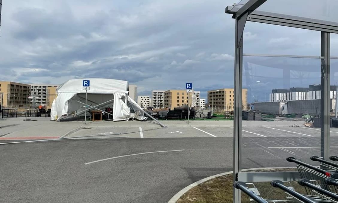 Mestskí policajti od rána riešia následky silného vetra (FOTOGALÉRIA)