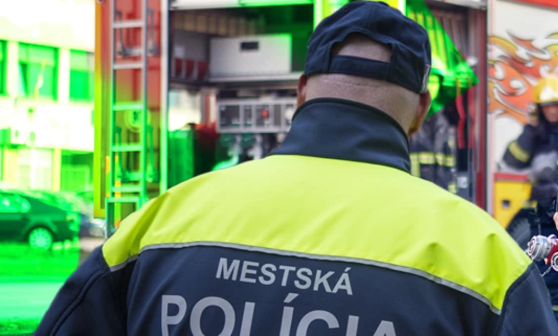 Mestskí policajti v Prievidzi vďaka obyvateľovi odhalili sprejera