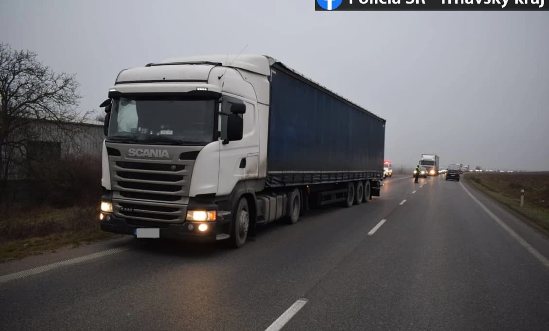 VÚC-ky: Kamióny ničia cesty, opravy platíme a štát nič!