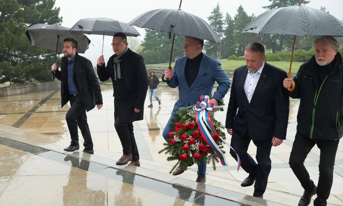 Fico: Musíme si pripomínať všetky národnosti padlé pri oslobodzovaní Bratislavy