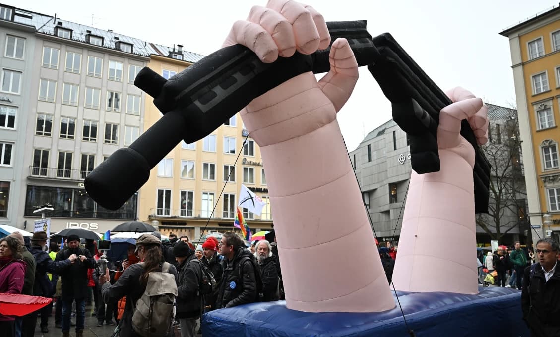 V Nemecku TO VRIE! Mier, kúrenie a chlieb namiesto zbraní, vojny a smrti!
