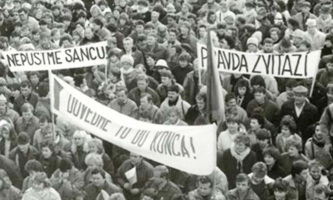Demokracia, cenzúra, moc, mainstream a tí ostatní