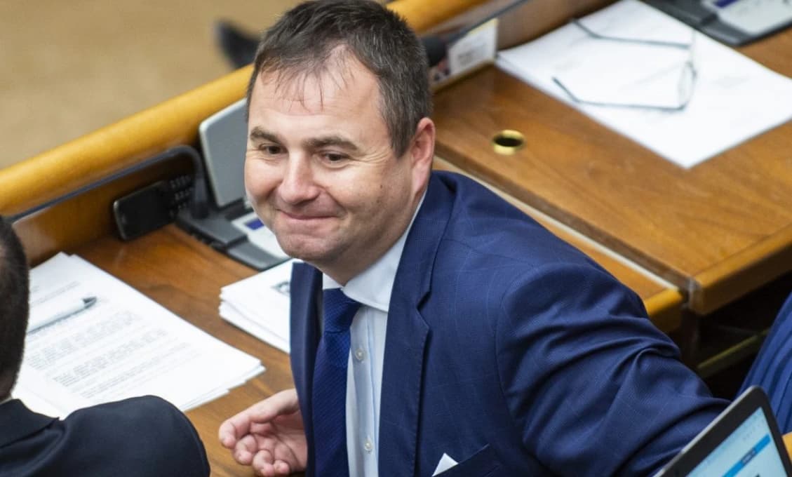 Vetrák znovu o paragrafe 363. TOTO DNES ĽUDÍ NETRÁPI, odkazuje Kéry