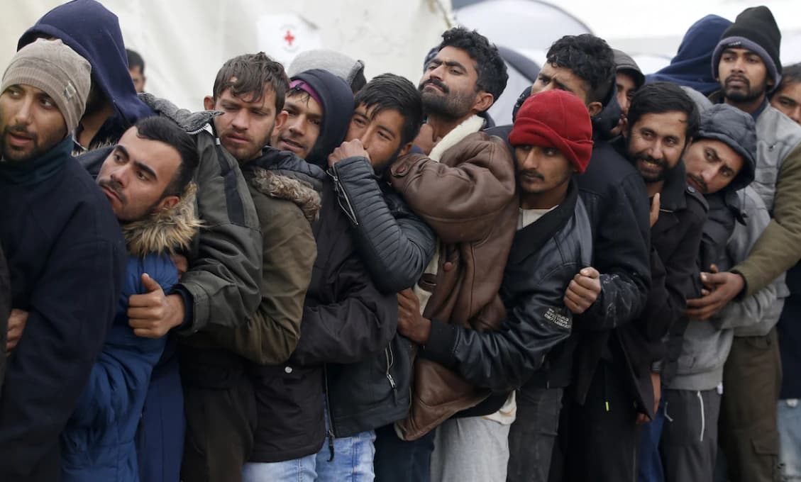 VIDEO! Agresívne gangy migrantov terorizujú mesto v blízkosti českých hraníc