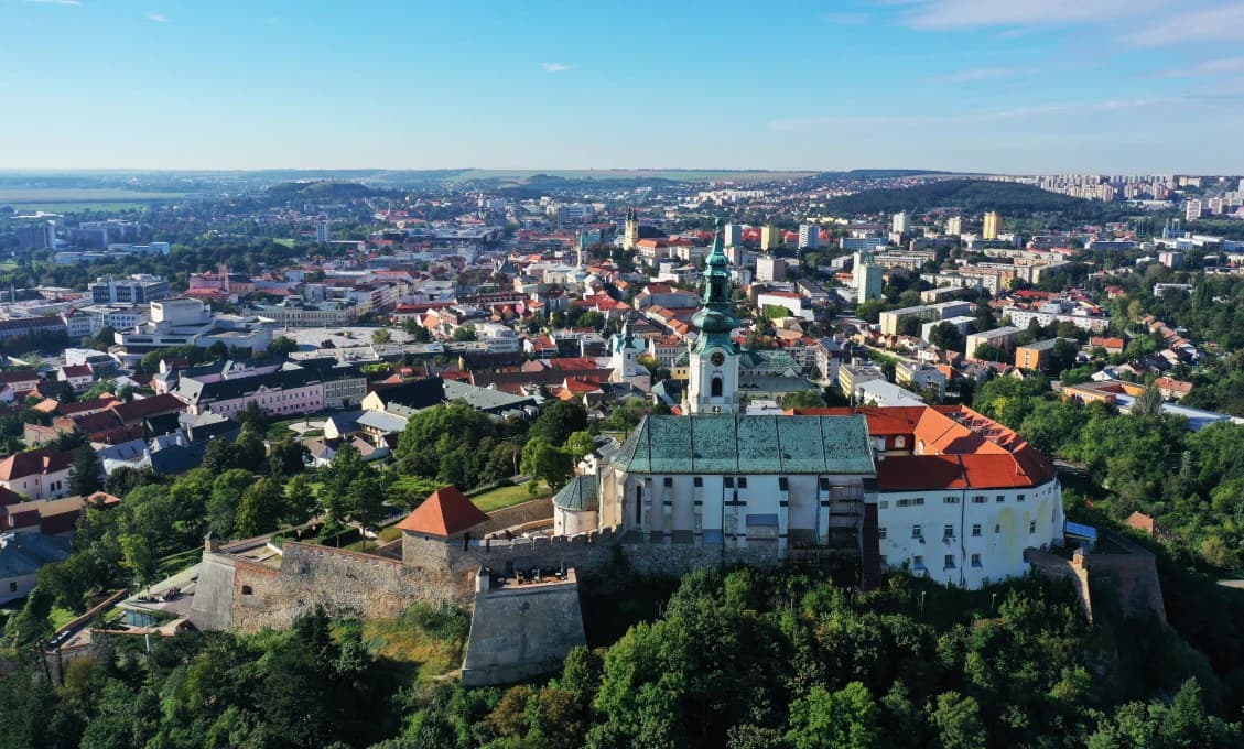 Nitra: Zákaz pitia alkoholu na verejnosti bude v centre mesta platiť po celý deň