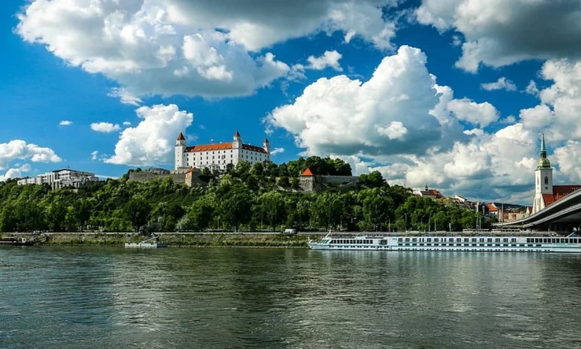 Na Bratislavskom hrade sa budúci týždeň stretnú prezidenti krajín B9