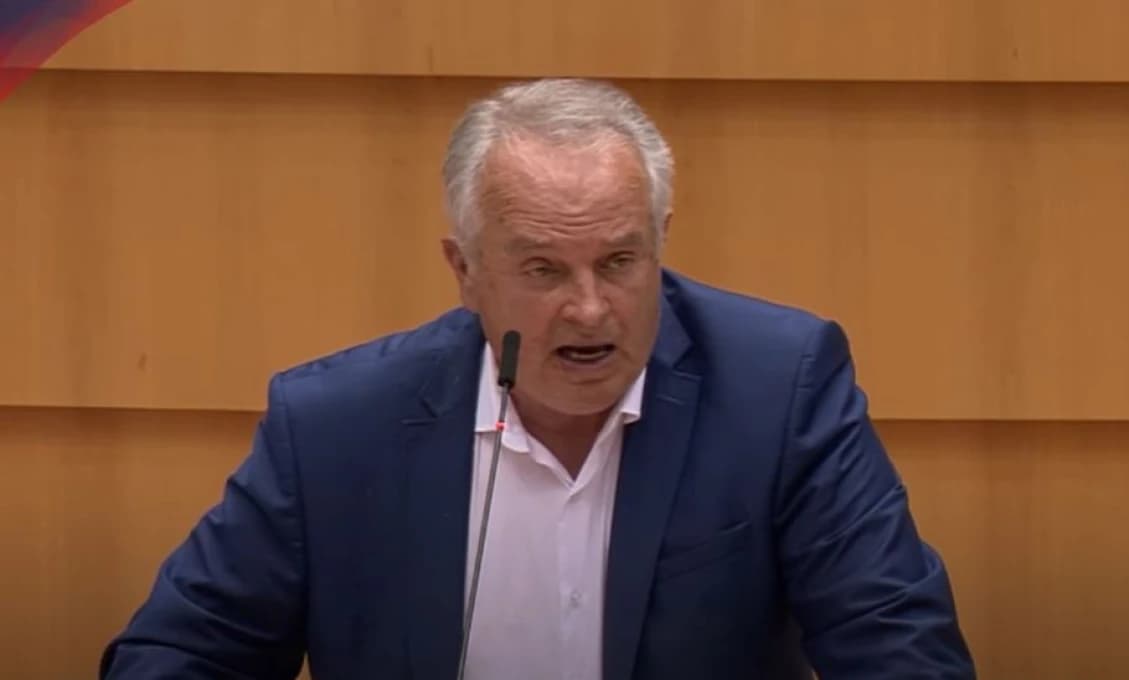 Podlosť prichádza z Bruselu
