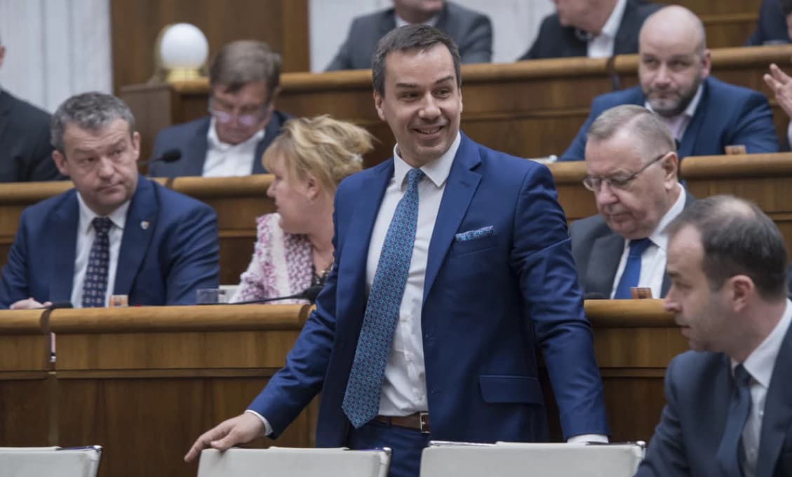 Erik Tomáš vysvetlil Michalovi Šipošovi, ako sa majú veci s OĽaNO