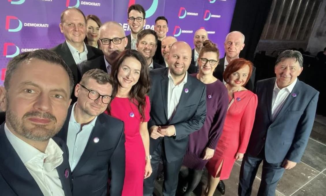Demokratické a nedemokratické sily