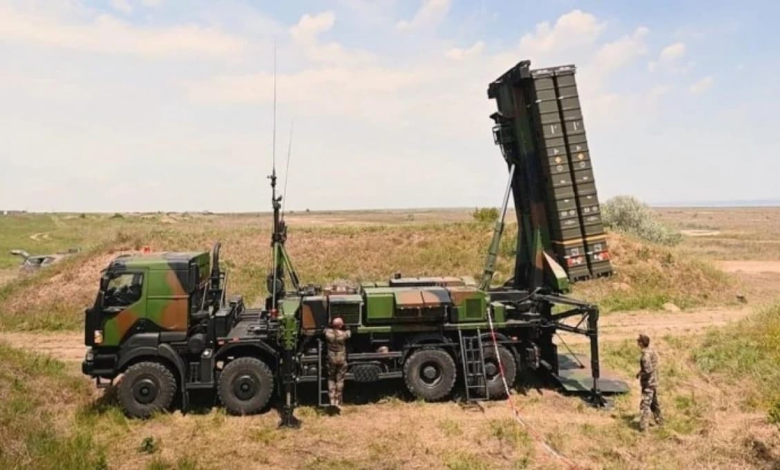 Rakety, tanky, lietadlá, vrtuľníky, vojaci... Ochránia summit NATO