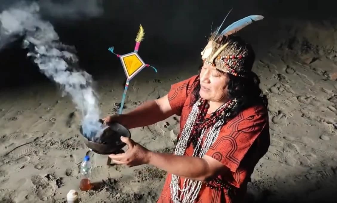 Šaman určil koniec vojny (VIDEO)