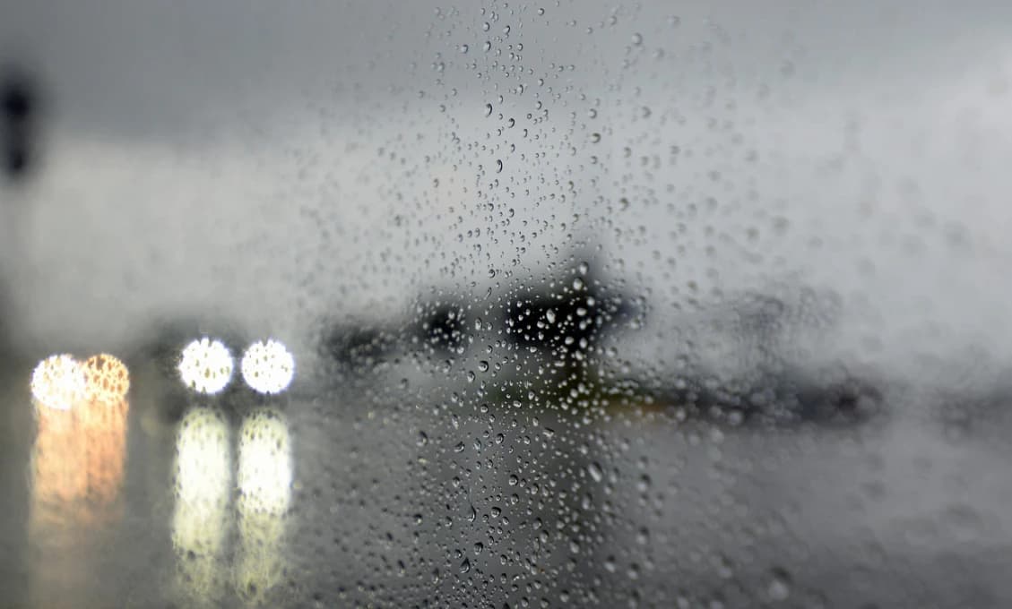 Meteorologické výstrahy varujú pred búrlivým víkendom