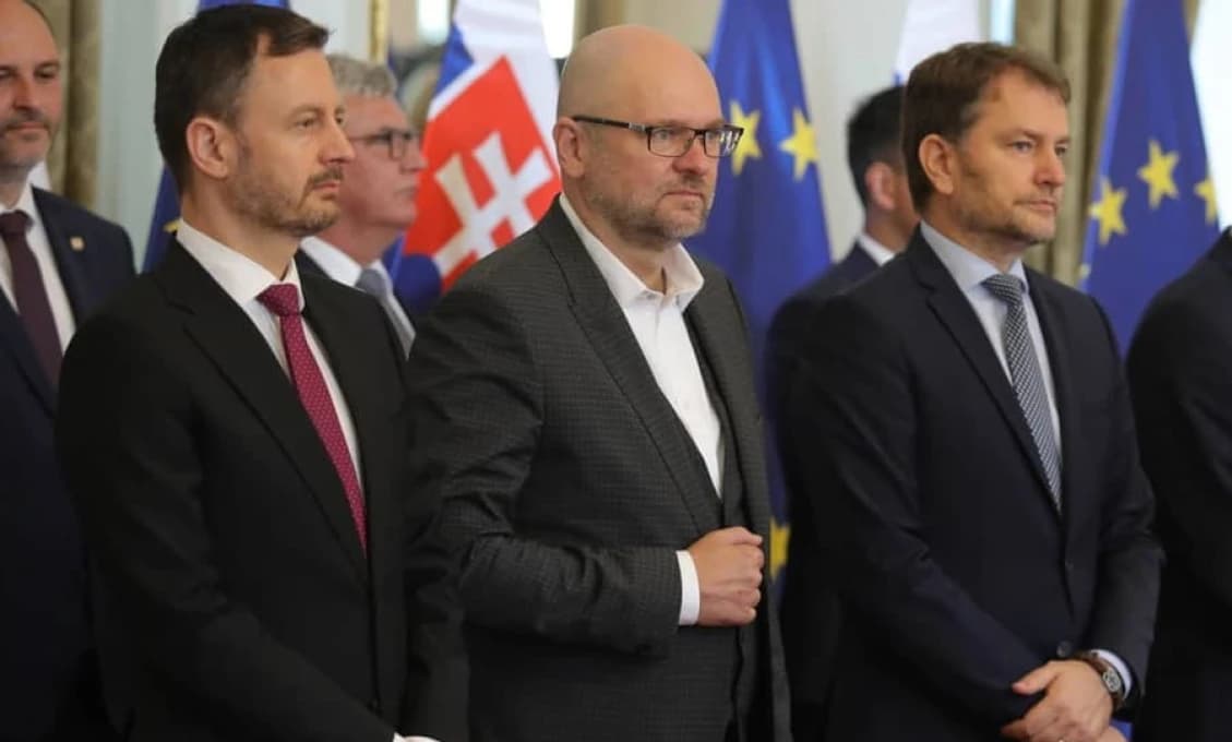 Hlas ľudu: Kto si choval hada na prsiach, ten vie