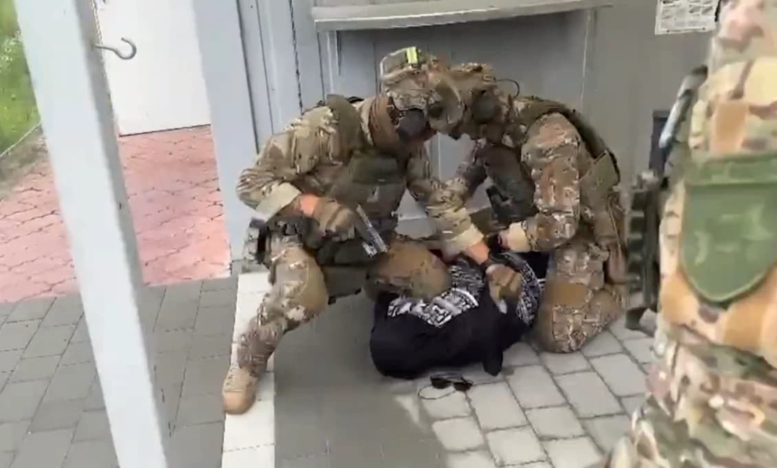 UKRAJINEC CHCEL NA SLOVENSKU PREDAŤ BATOĽA NA ORGÁNY! TOTO JE TÁ SVIŇA V ĽUDSKOM TELE, PÁN ŠIMEČKA