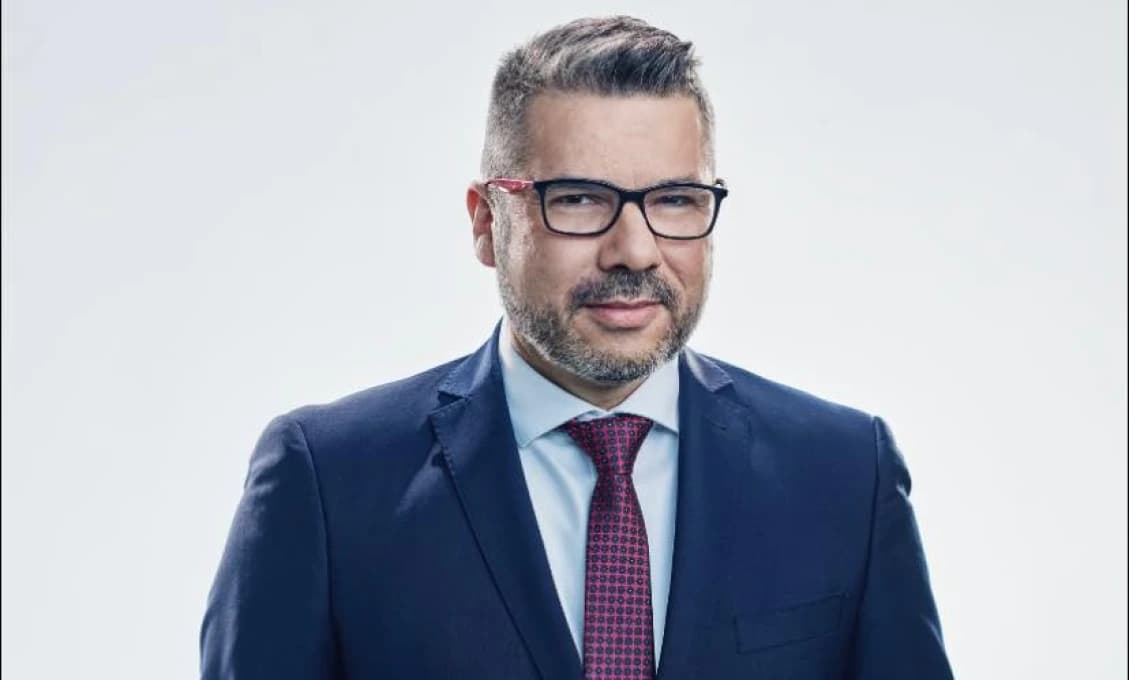 Hlas ľudu: ZRUŠTE brbtavého MAKARU