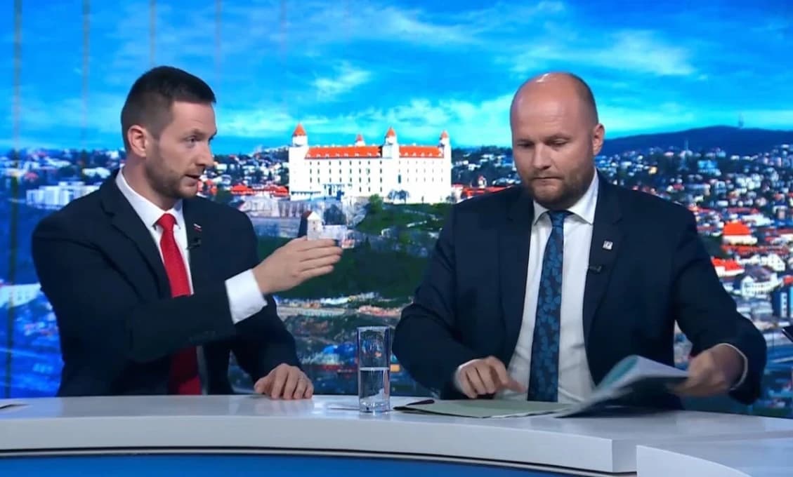 Uhrík vypol Naďa! Pozrite, čo si dovolil