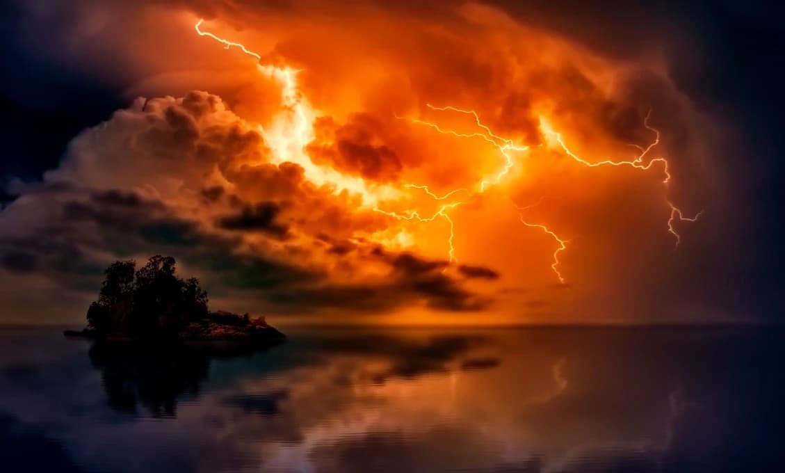 Silná búrka spôsobila na severe Slovenska ENERGETICKÚ KALAMITU! (FOTO)
