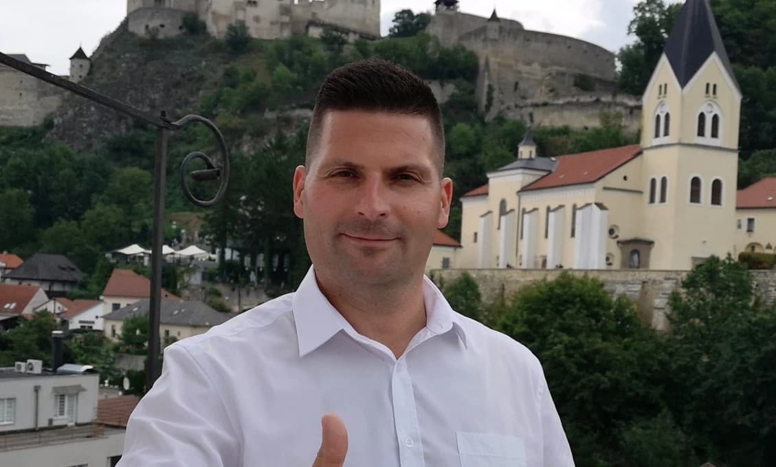 Róbert Švec o Čaputovej v obleku a prečo bolo dosť agentov...