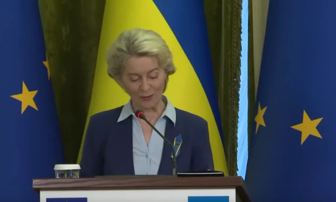 Vo Francúzsku obvinili von der Leyenovú z rasizmu